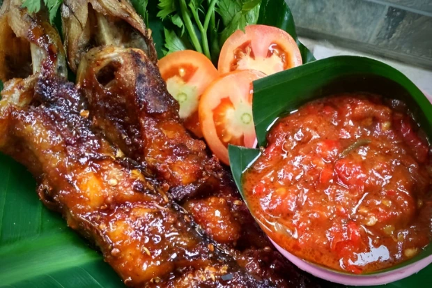 Ciri Khas Pecel Lele yang Tetap Di gemari