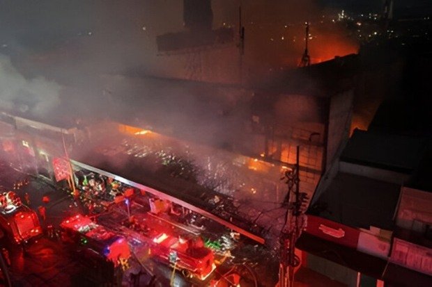 Upaya Pemadaman Kebakaran Rita Pasaraya Cilacap