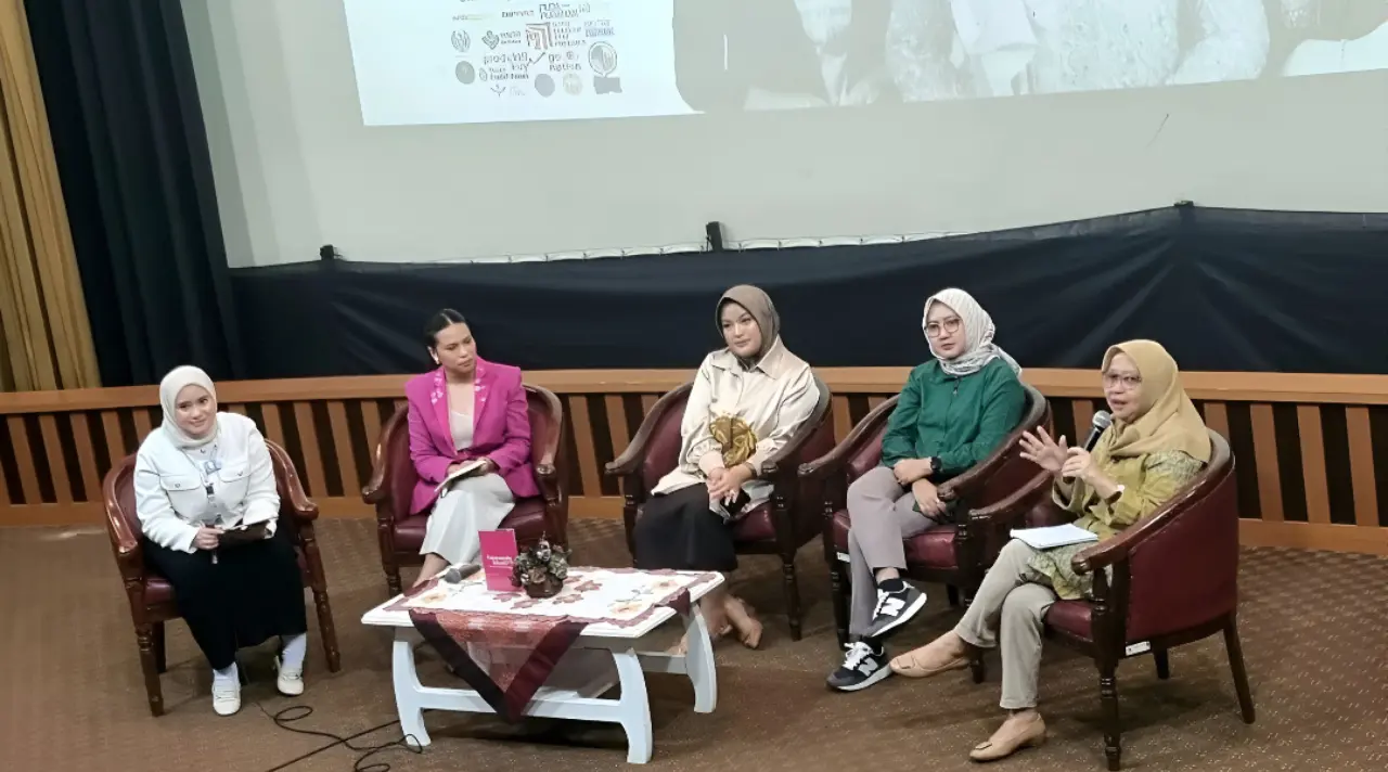 Pemberdayaan Perempuan melalui Komunitas Akar Rumput