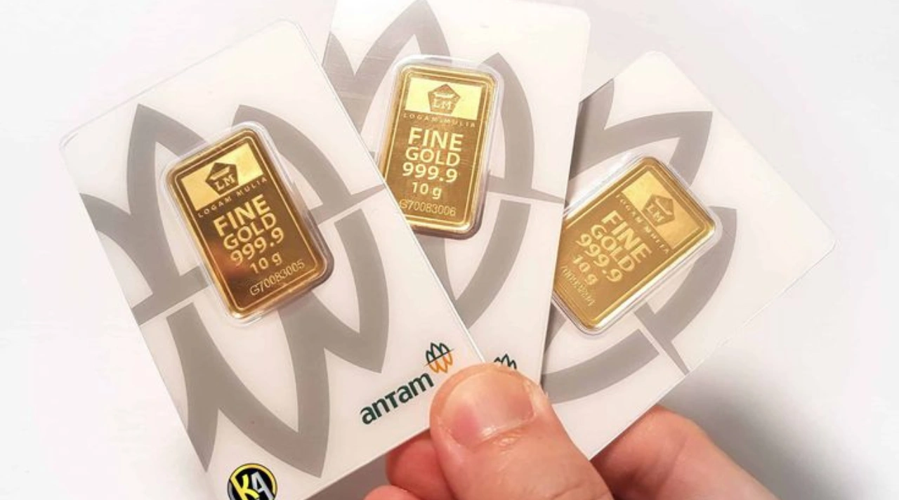 Harga Emas Antam Turun, Pasar Volatil