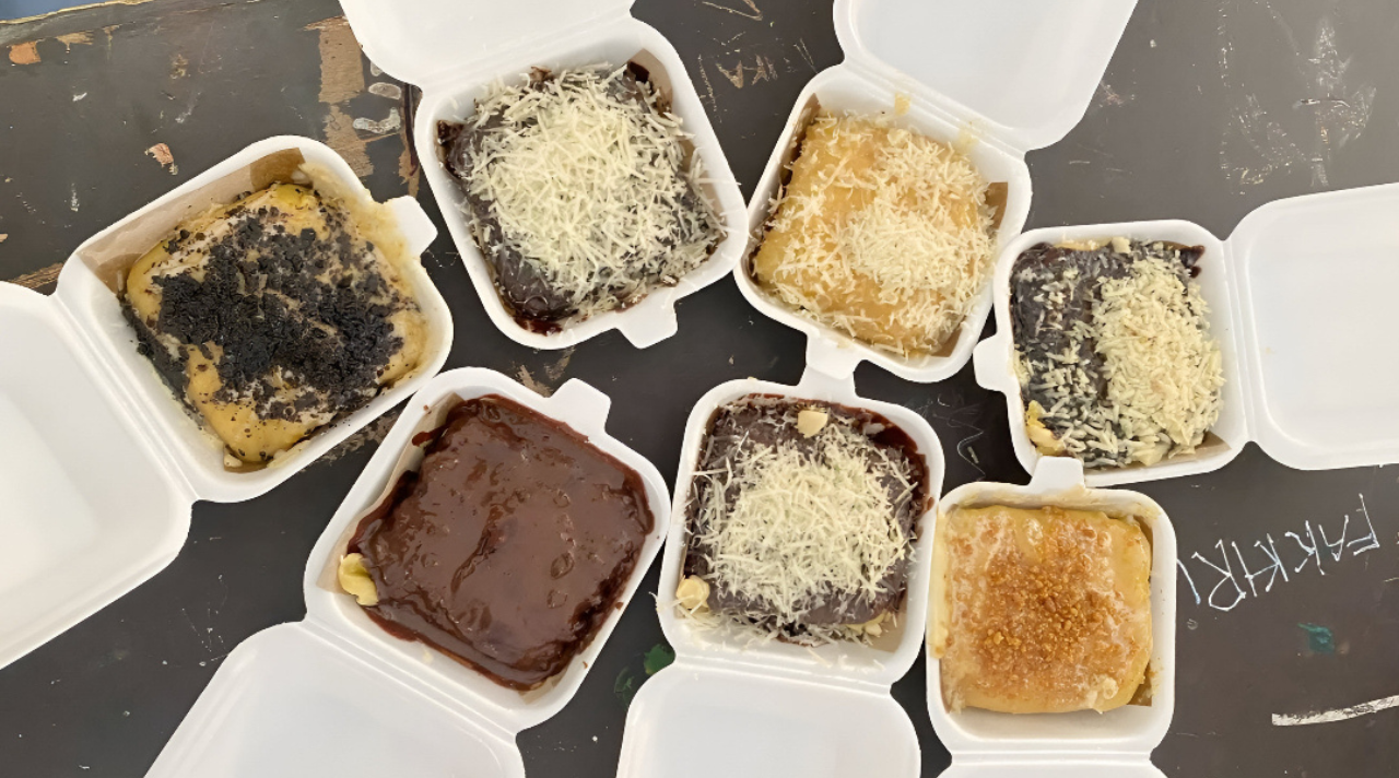 Kue Pancong, Jajanan Tradisional yang Tetap Relevan