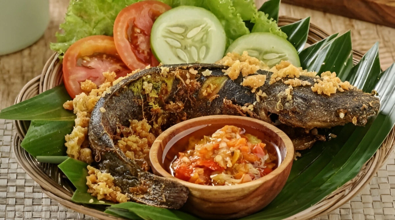 Pecel Lele Masih Jadi Favorit Kuliner Malam
